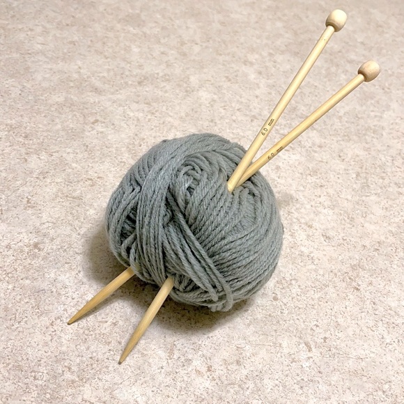 BEGINNERS WOOD 6.0 KNITTING NEEDLES & A SET OF BOYE SIZE 6.0 NEEDLES & G… - Picture 3 of 10